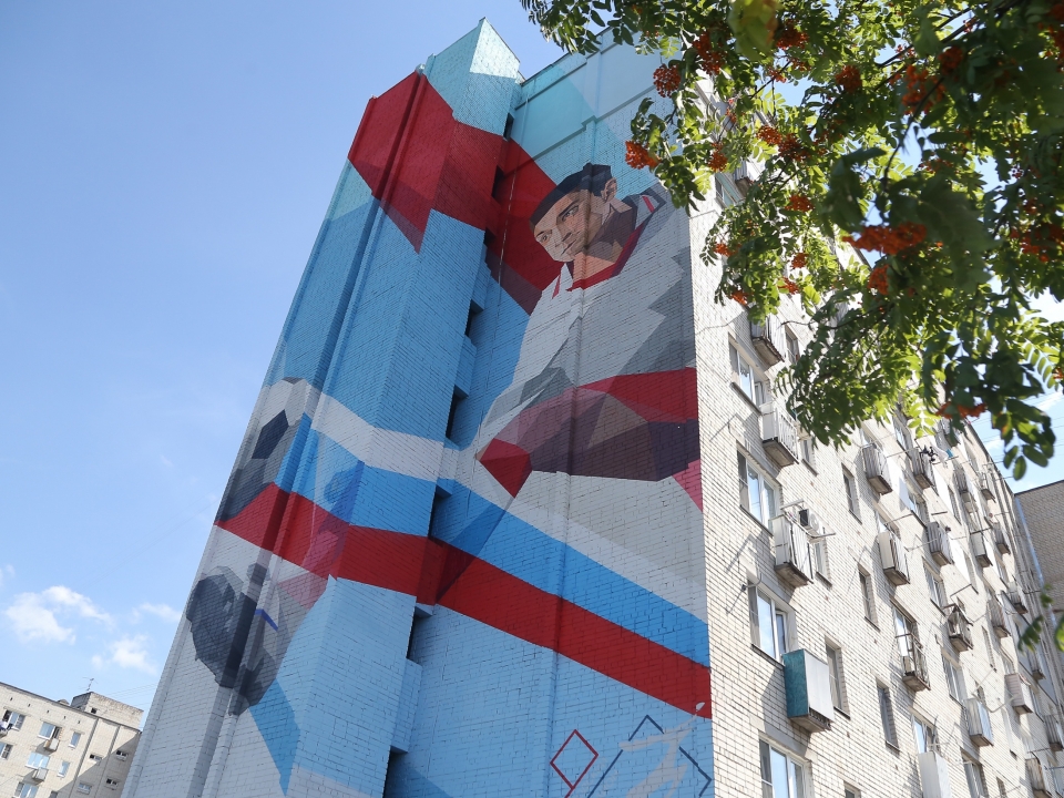 Image for Граффити размером с 9-этажные дома появились на Автозаводе