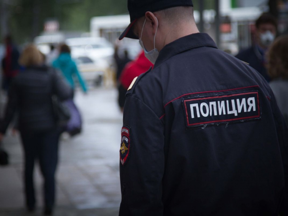 Image for Экс-полицейский получил условку за организацию проституции на площади Маркина