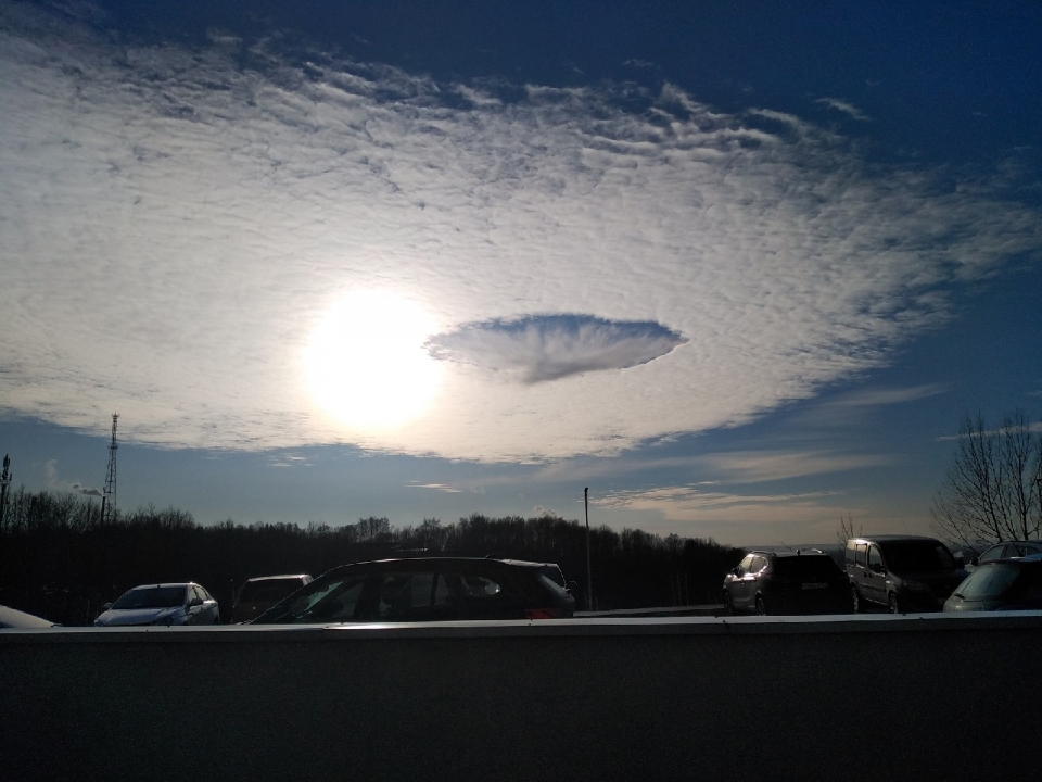 Image for Нижегородцы удивились похожим на НЛО облакам