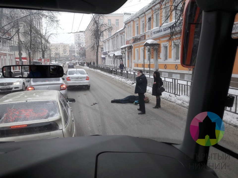 Image for В Нижегородском районе мужчина попал под колеса легковушки