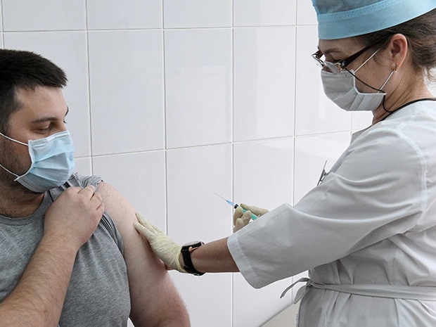 Image for Роспотребнадзор перенес крайнюю дату обязательной вакцинации