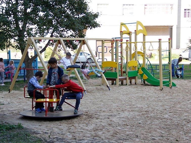 Шесть новых детских площадок установили в Канавинском районе Нижнего Новгорода