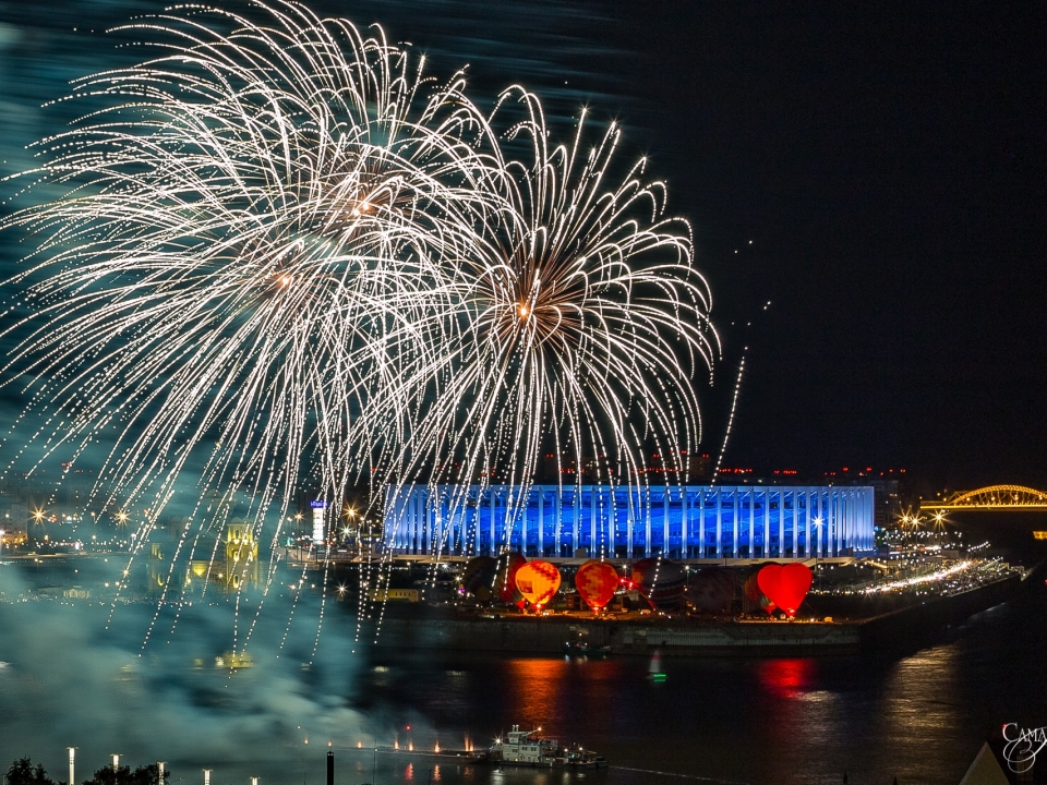 Image for Фоторепортаж: великолепный салют завершил День города в Нижнем Новгороде