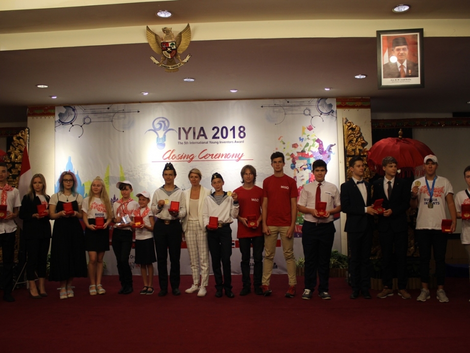Image for Нижегородские школьники получили три премии на выставке изобретений в Индонезии 
