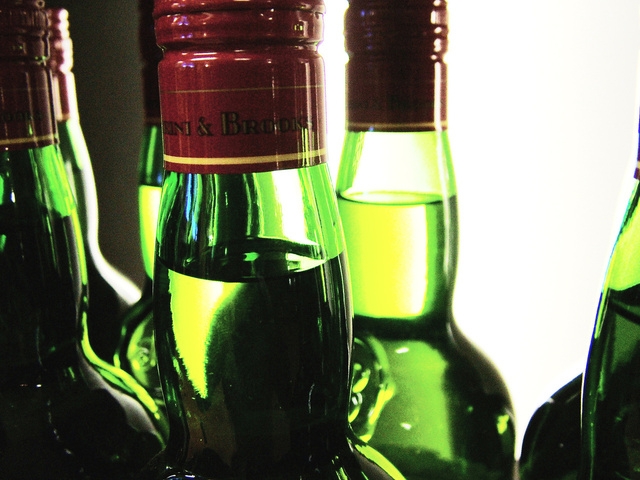 Минздрав РФ поддерживает ограничение на продажу алкоголя с 21 года