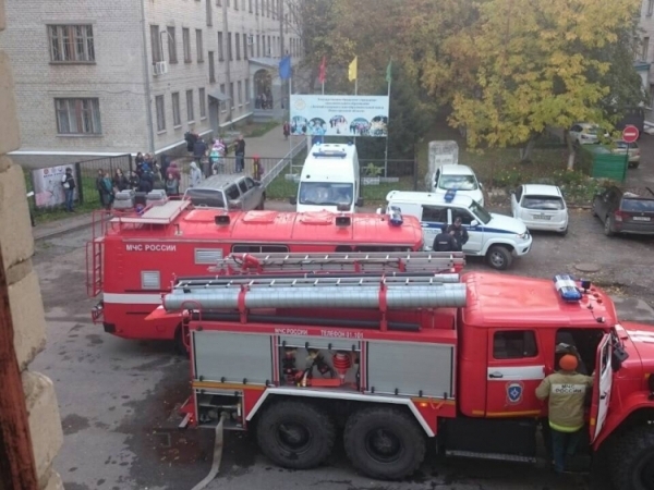 Image for Более ста человек эвакуировали из горящей школы №144 в Нижнем Новгороде