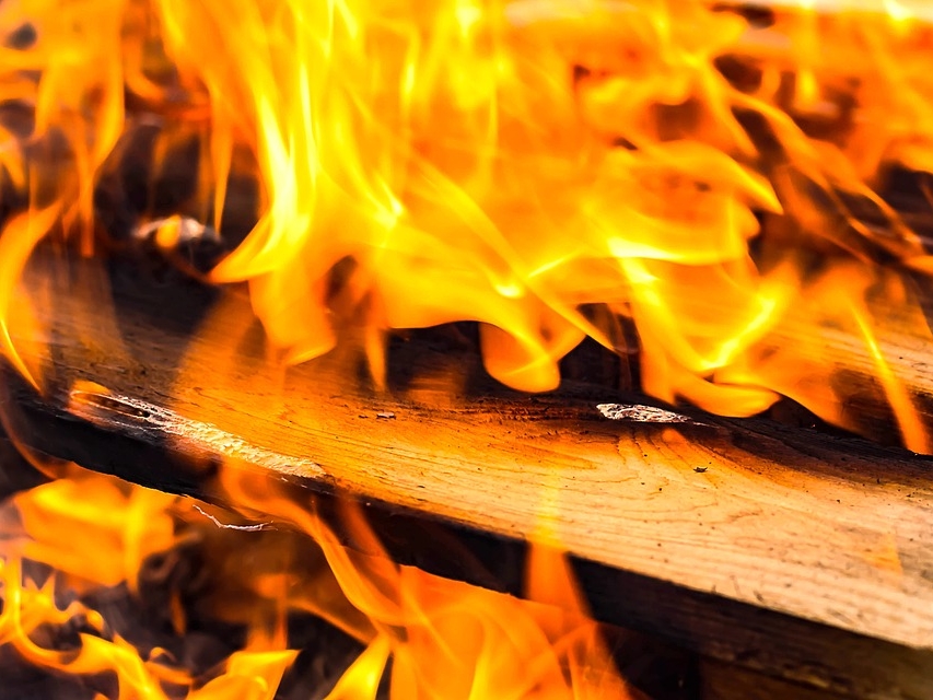 Image for 32-летняя женщина заживо сгорела в собственной квартире в Лыскове