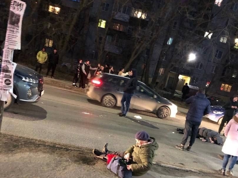 Image for Автомобиль въехал в толпу пешеходов в Нижнем Новгороде