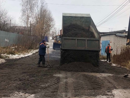 Image for Аварийную дорогу в частном секторе Московского района засыпали асфальтом