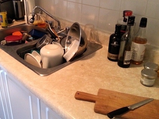 Image for Жительница Арзамаса ударила возлюбленного ножом из-за грязной посуды