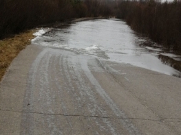 Image for Из-за дождей затопило автодорогу в Уренском районе