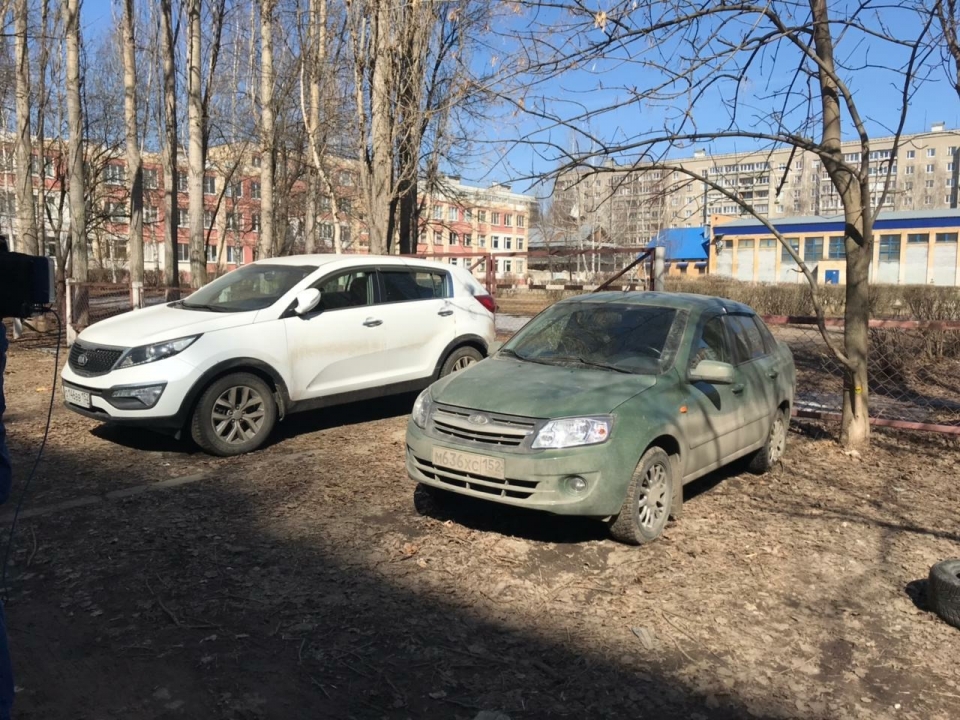 Image for На 108 нижегородских автовладельцев составили протоколы за парковку на газонах с начала этого года