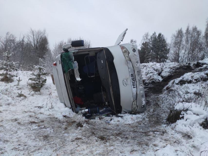 Image for Пассажир попавшего в ДТП под Балахной автобуса полтора часа был зажат между сиденьями