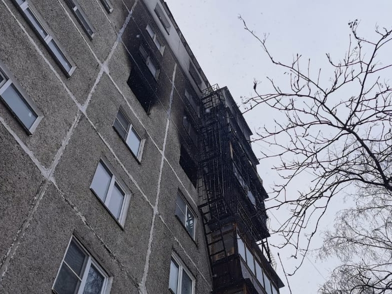 В пожаре на улице Березовской пострадали женщина и ребенок