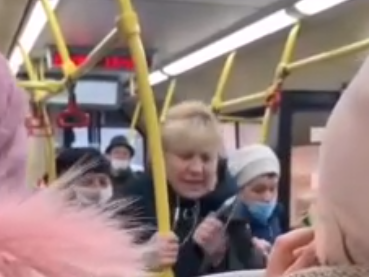 Image for Нижегородцы выгнали из автобуса пассажирку без маски