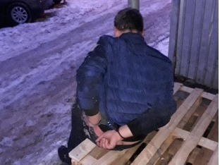 Image for В Нижнем Новгороде нарушитель пытался уйти от погони с помощью бутылки шампанского