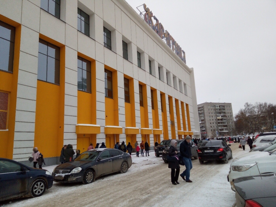 Image for Торговый центр «Жар-Птица» в Нижнем Новгороде эвакуировали из-за сработавшей сигнализации