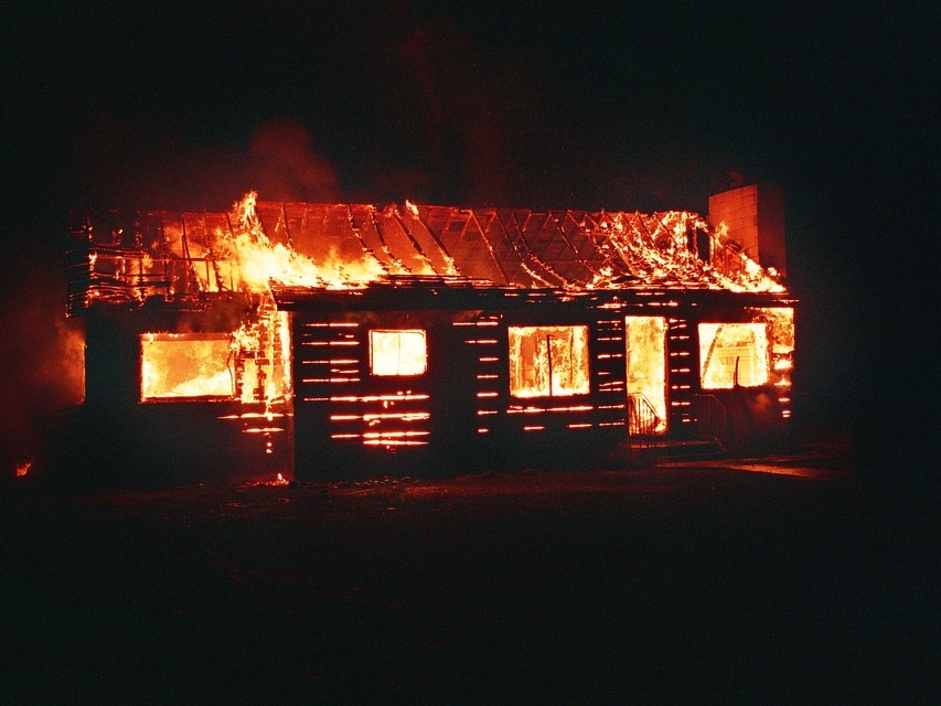 Image for Сразу 17 дачных домиков сгорели в Кстовском районе 27 апреля