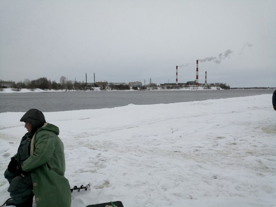 Image for 20 рыбаков унесло на льдине в Заволжье