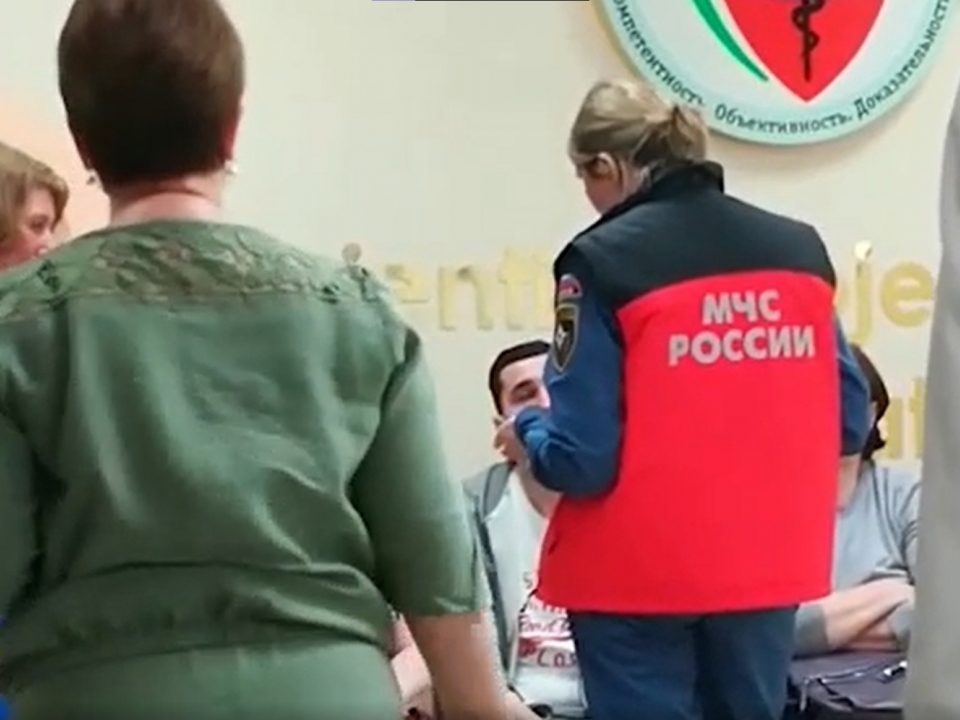 Image for Нижегородские психологи МЧС помогают пострадавшим от теракта в Казанской школе
