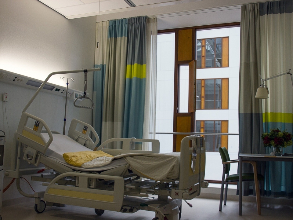 Image for В дзержинской больнице рассказали о состоянии отравившихся угарным газом женщин