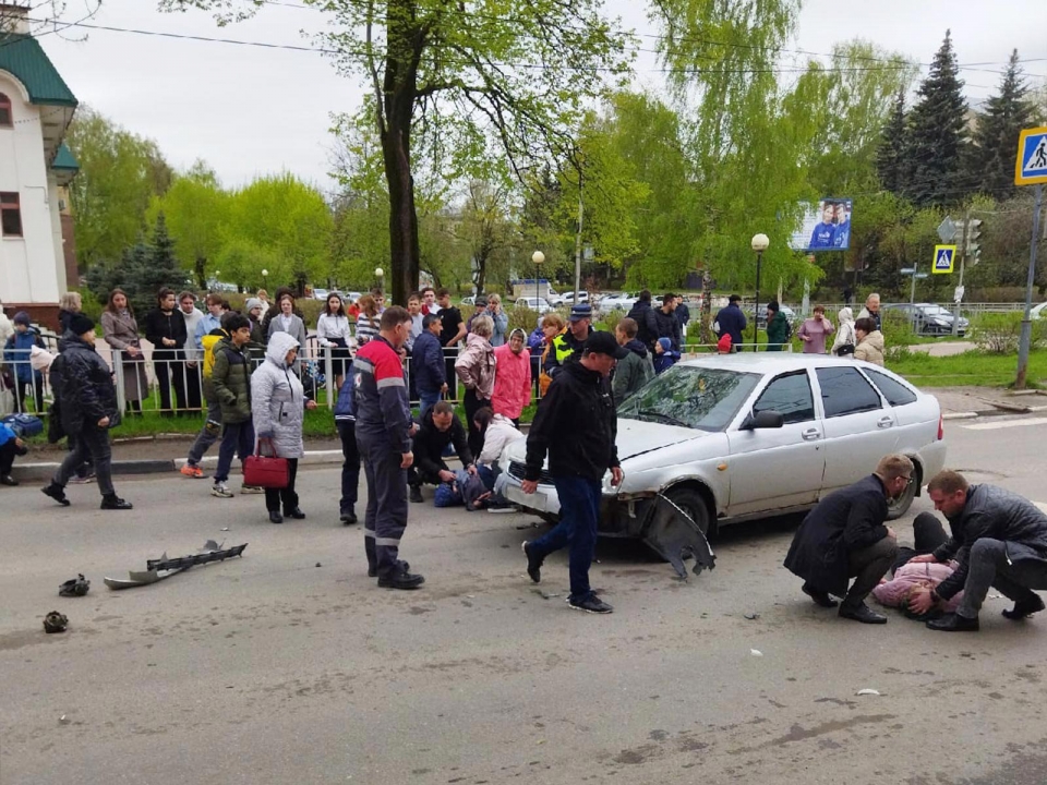 Image for Момент наезда автомобиля на школьников в Выксе попал на видео