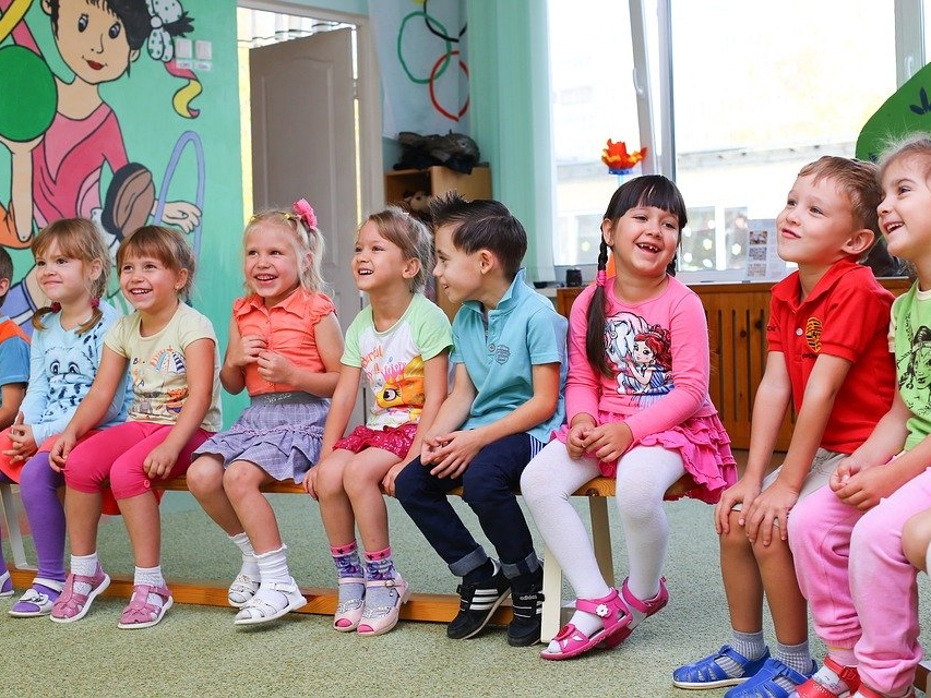 Больше 53 тысяч юных нижегородцев начали посещать детсады