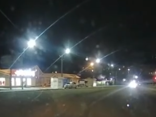 Появилось видео ДТП с перевернувшимся такси в Дзержинске
