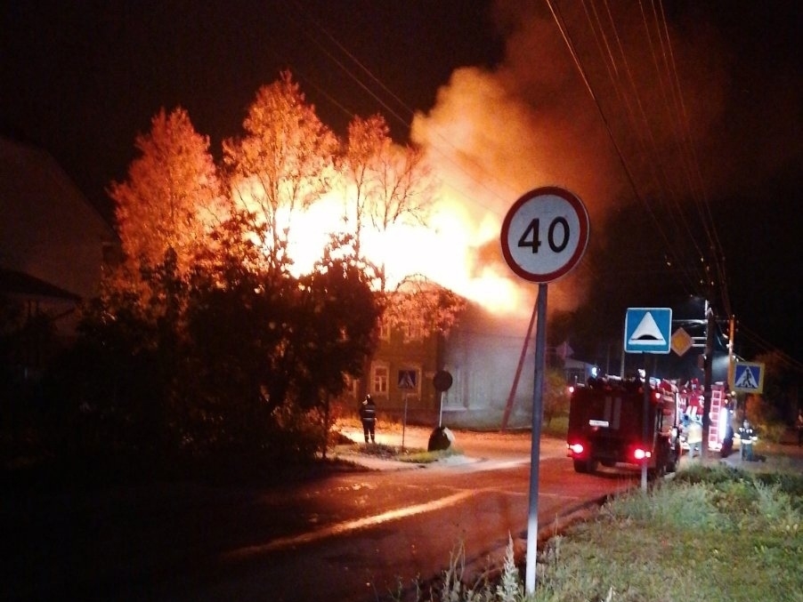 Image for Неизвестные подожгли здание органов опеки в Нижегородской области