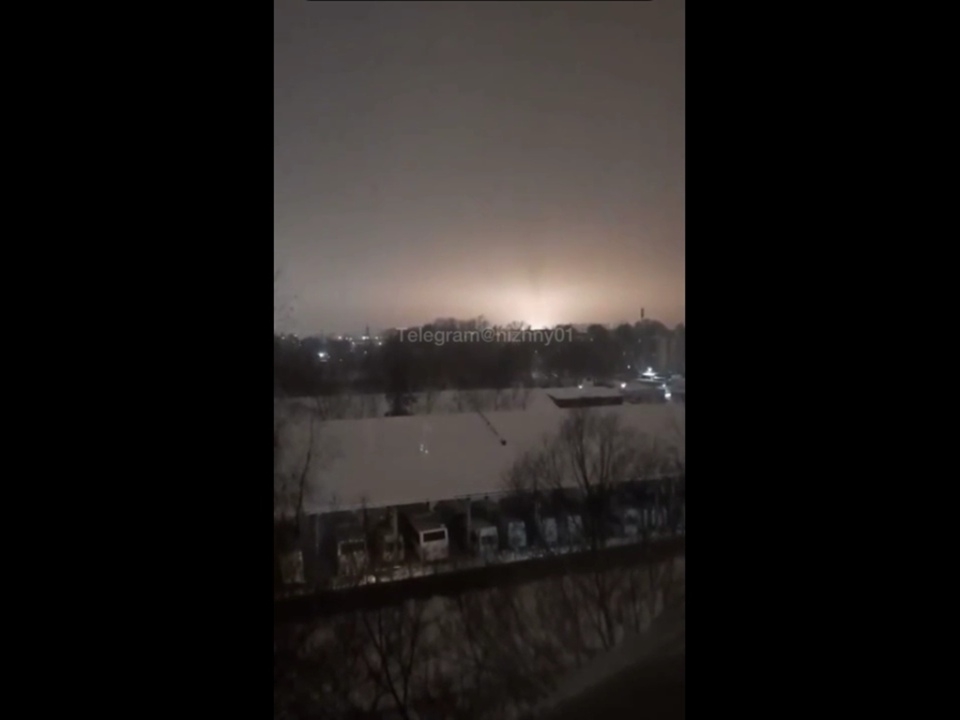 Image for Нижегородцев напугали странные вспышки в ночном небе