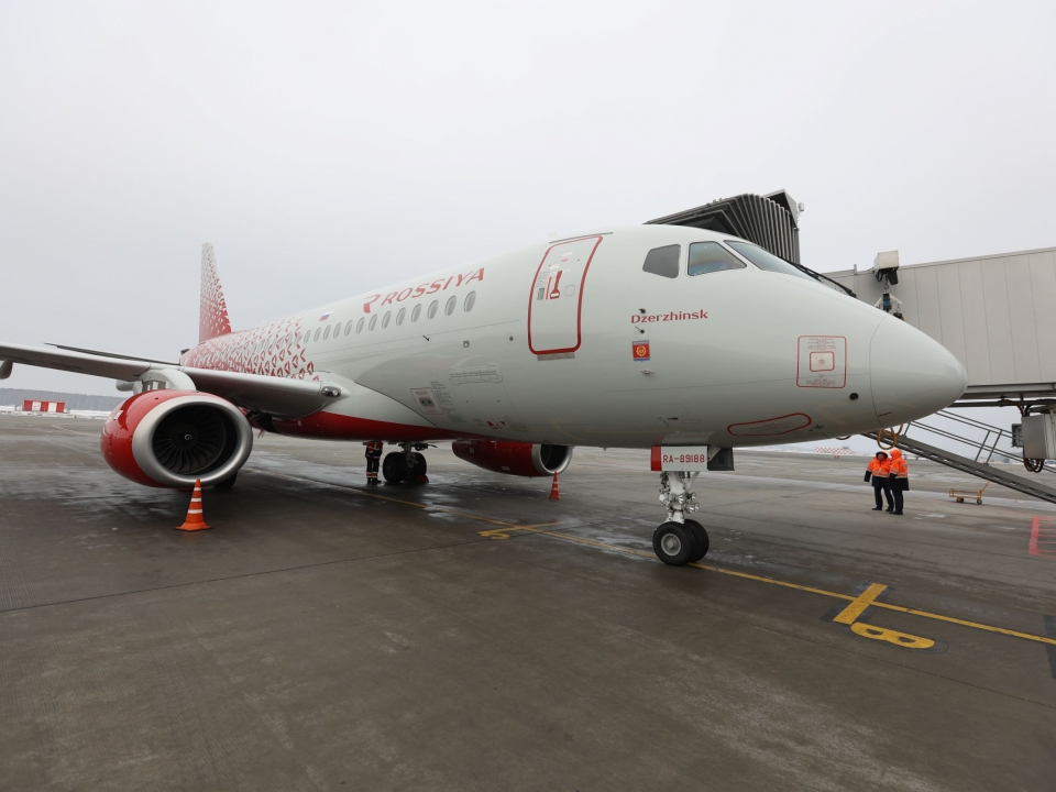 Image for Самолет «Дзержинск» впервые прибыл в нижегородский аэропорт Чкалова