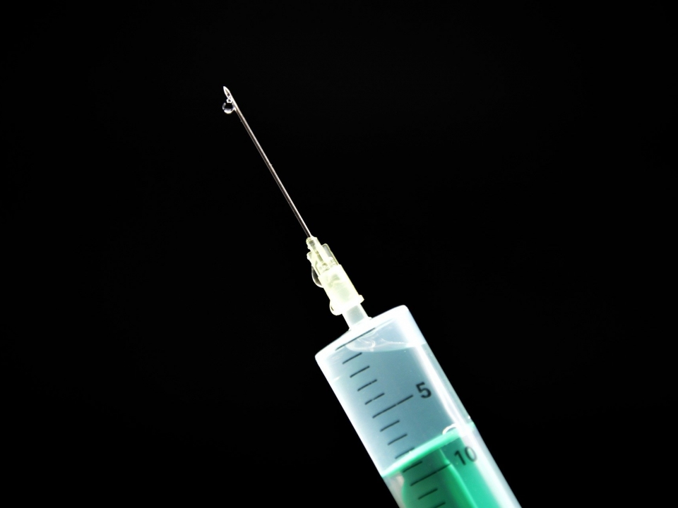 Image for Медики по ошибке вкололи нижегородцу две разные вакцины от коронавируса
