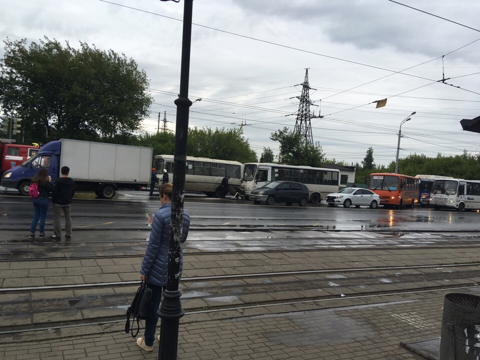 Девять человек пострадали при столкновении двух автобусов в Нижнем Новгороде