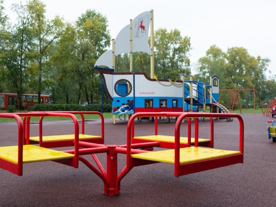 Image for Юрий Шалабаев пообещал установить более 130 детских площадок до конца года