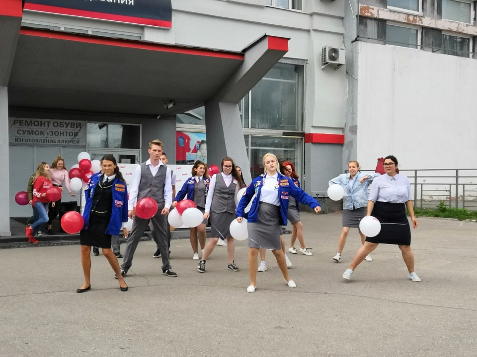 Танцевальный флэшмоб прошел на железнодорожном вокзале Нижний Новгород 