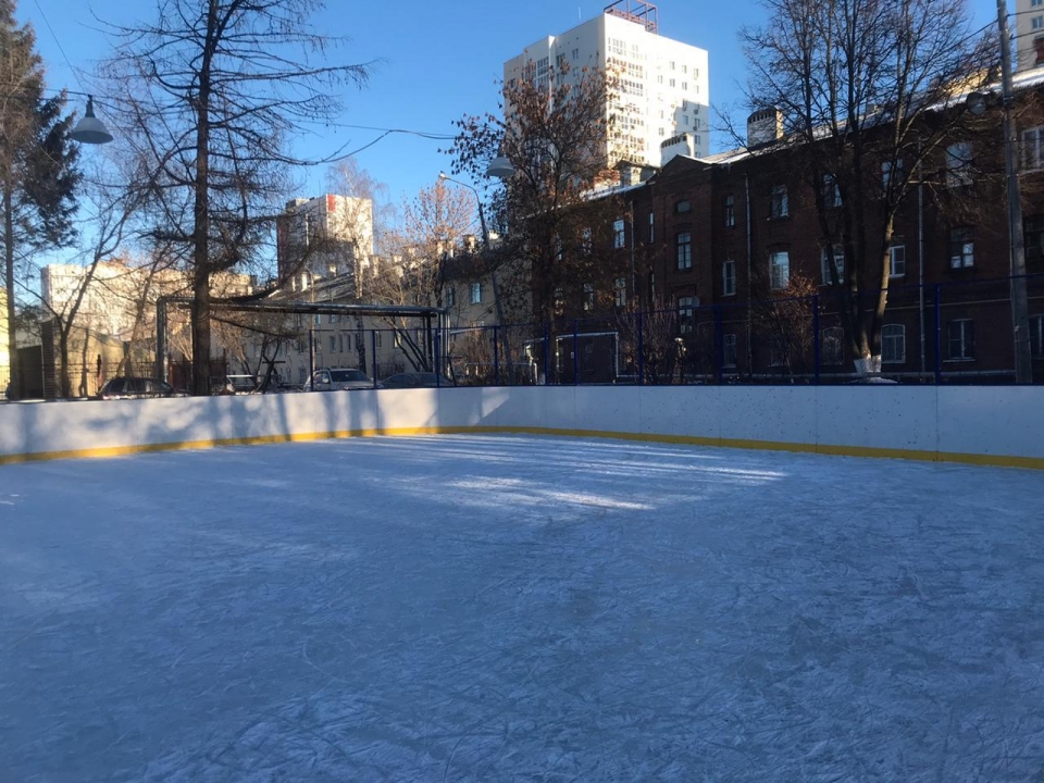 Image for Хоккейные коробки заливают в Нижнем Новгороде