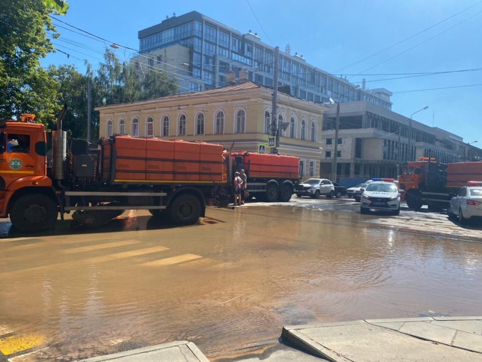 Image for 14 домов остались без воды из-за прорыва трубопровода в центре Нижнего Новгорода