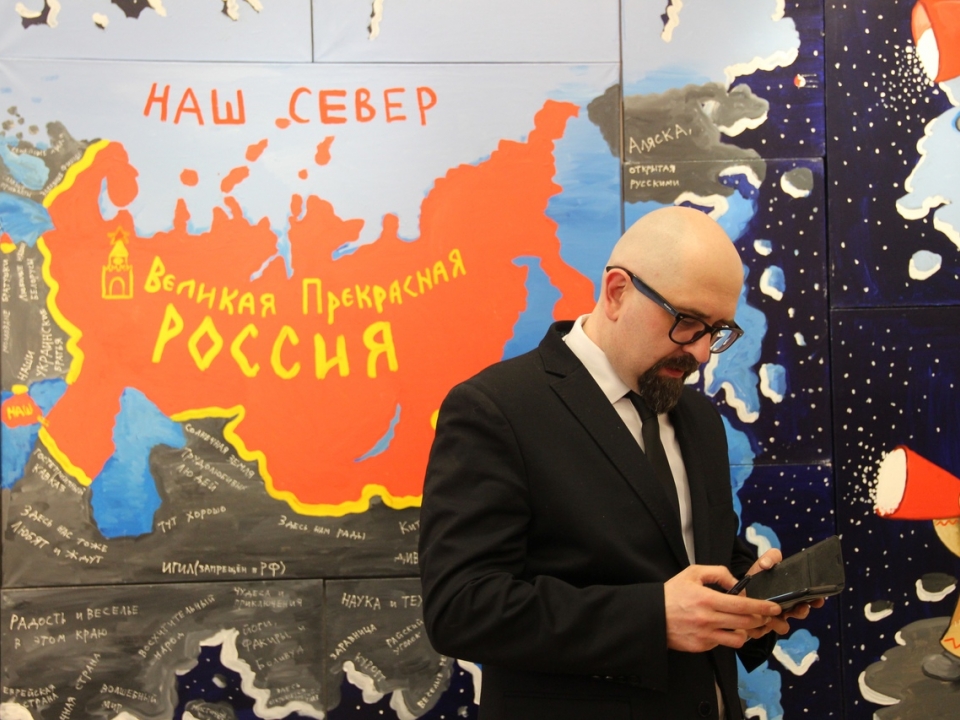 Image for Репортаж из параллельного мультипликационного мира: в Нижнем Новгороде открылась выставка картин Васи Ложкина