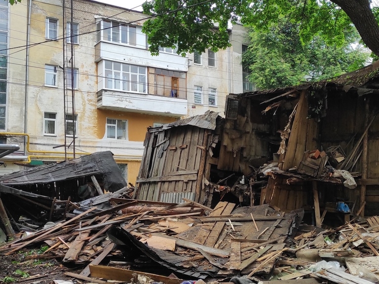 Image for Более 100 ветхих и опасных построек демонтирует ДУК Нижегородского района
