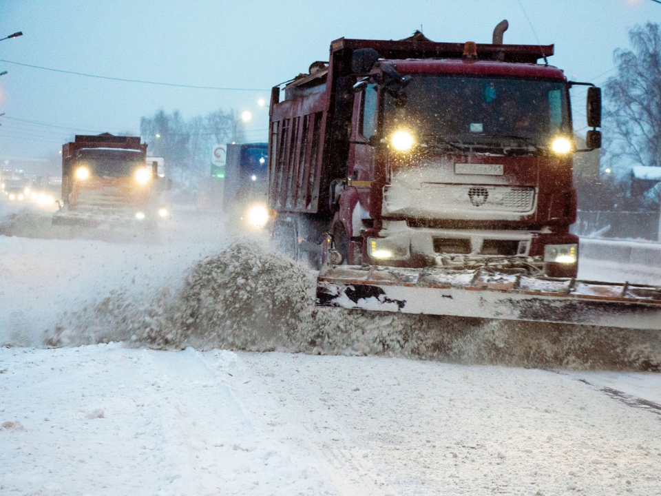 Снег на федеральных трассах Нижегородской области убирают 77 единиц специтехники