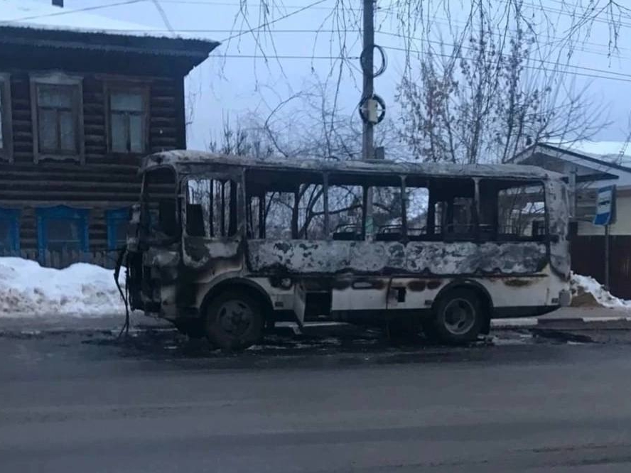 Image for Пассажирский автобус сгорел в Красных Баках Нижегородской области