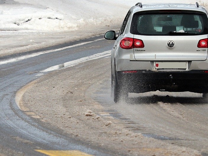 МЧС предупреждает нижегородцев о сильном снеге и ухудшении видимости на дороге
