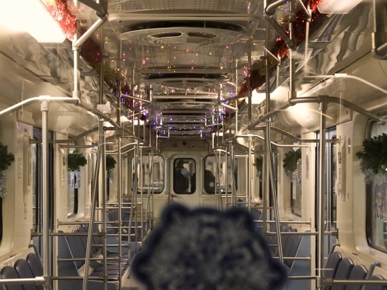 В нижегородском метро начал курсировать новогодний поезд