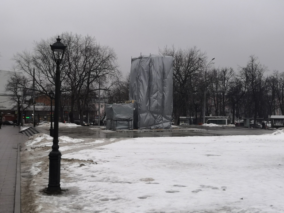 Image for Памятник Минину в Нижнем Новгороде закрыли на реставрацию