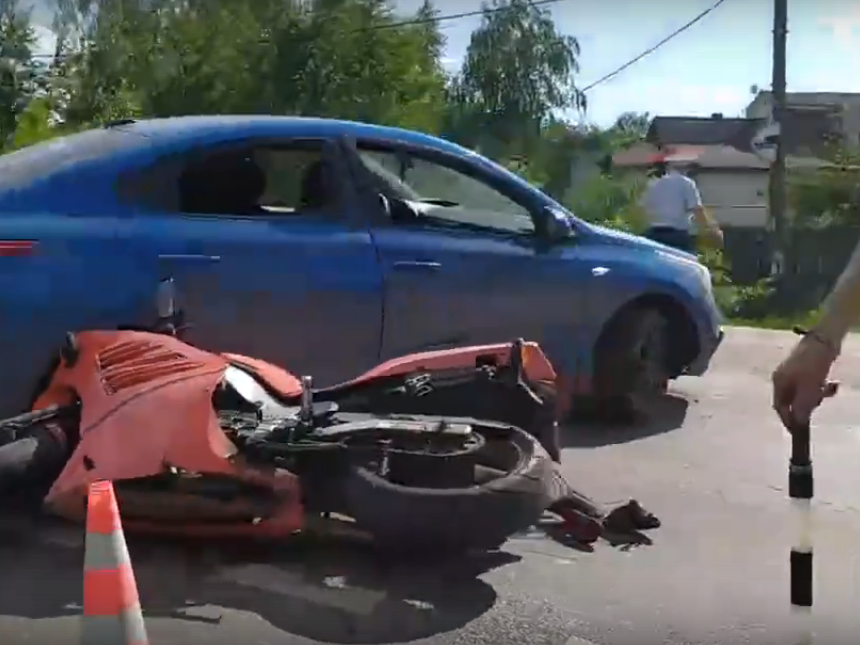 Image for 28-летний мотоциклист попал в больницу после ДТП в Балахне