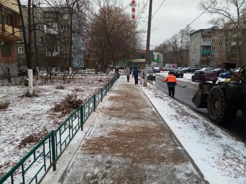 Image for 124 единицы спецтехники обрабатывают нижегородские дороги от гололеда