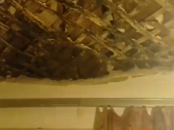 Image for Потолок рухнул в квартире ветерана труда в Дзержинске