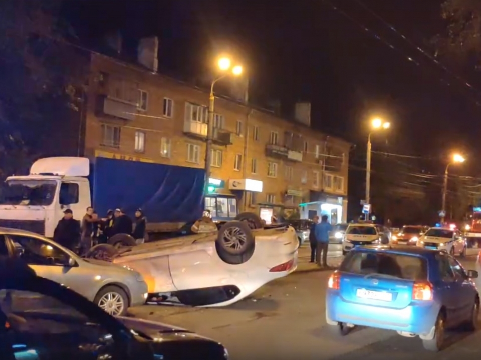 Семь машин попали в ДТП в Нижнем Новгороде: один человек пострадал