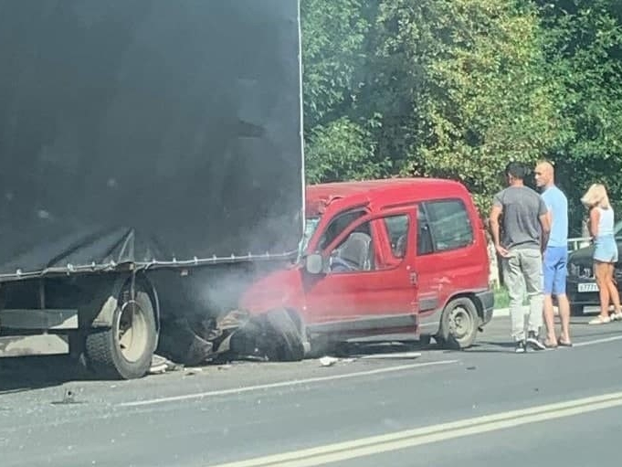 Image for Совершив опасный маневр на дороге, нижегородец погиб за рулем своего авто 