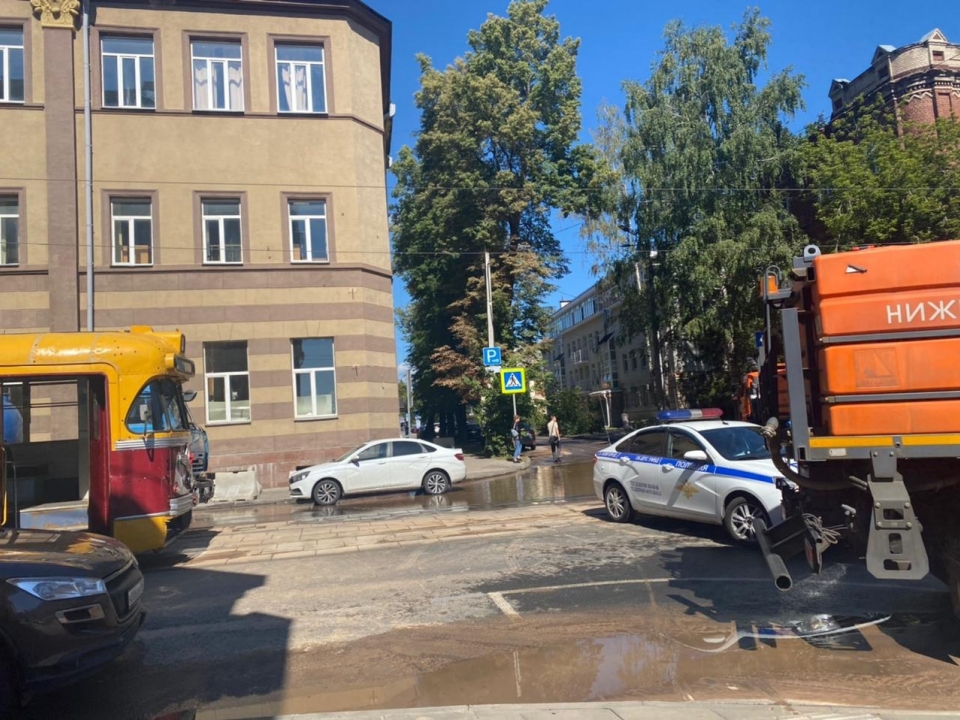 Image for Воду перекрыли в центре Нижнего Новгорода из-за утечки на водопроводе